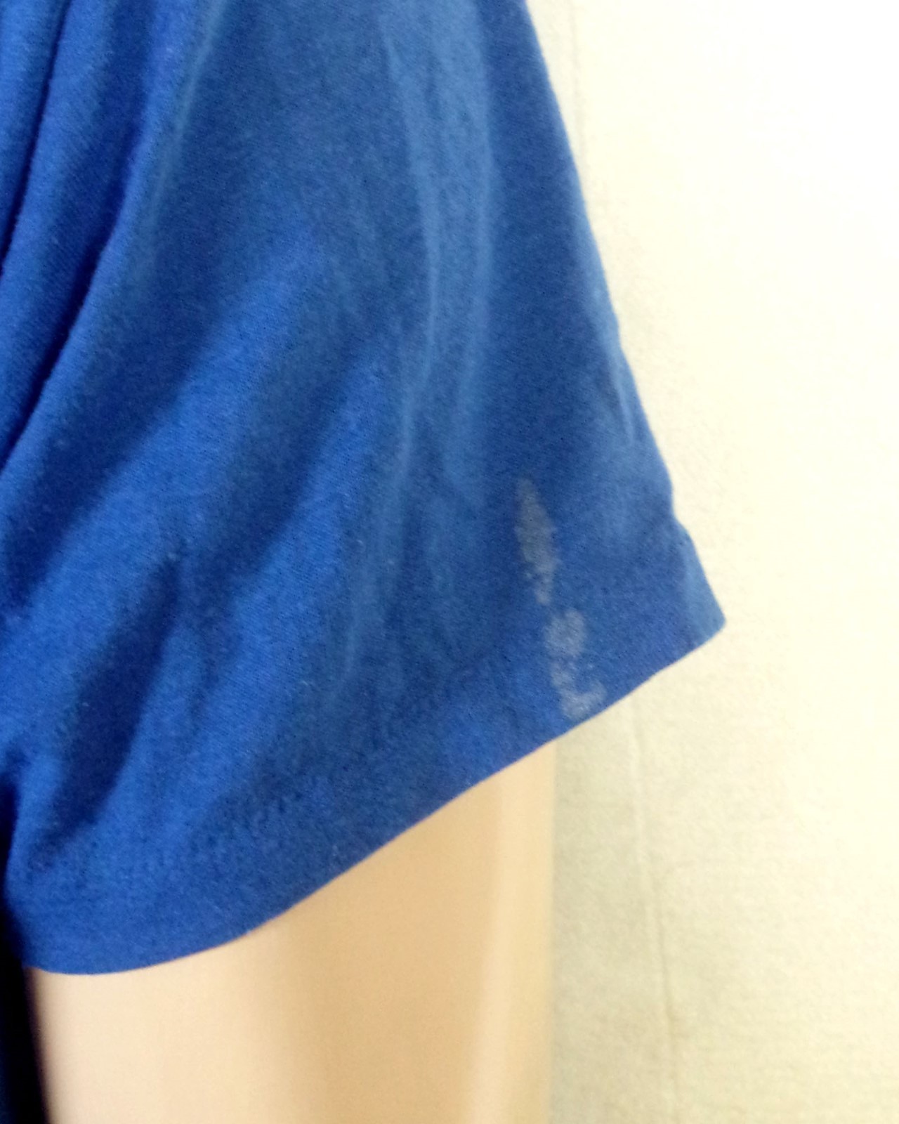 vtg 80s soft thin Retro T-Shirt USA American Flag and a... Yellow Bow? indie M/L