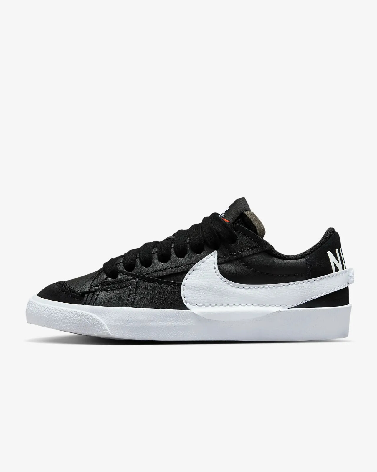 nike blazer low black