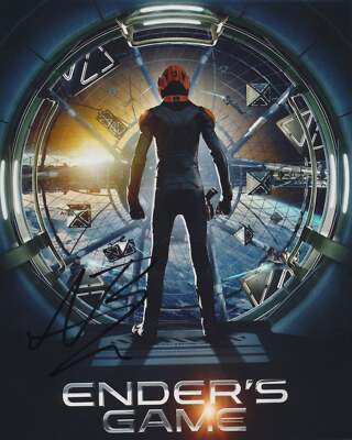 ASA BUTTERFIELD SIGNED ENDER'S GAME 8X10 PHOTO