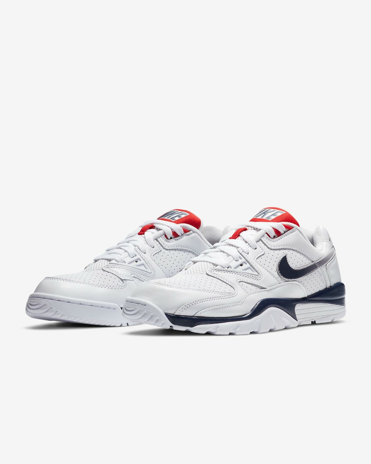 white nike cross trainer