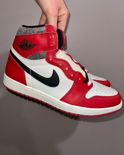 Size 5.5Y - (GS) Air Jordan 1 Retro High OG Chicago