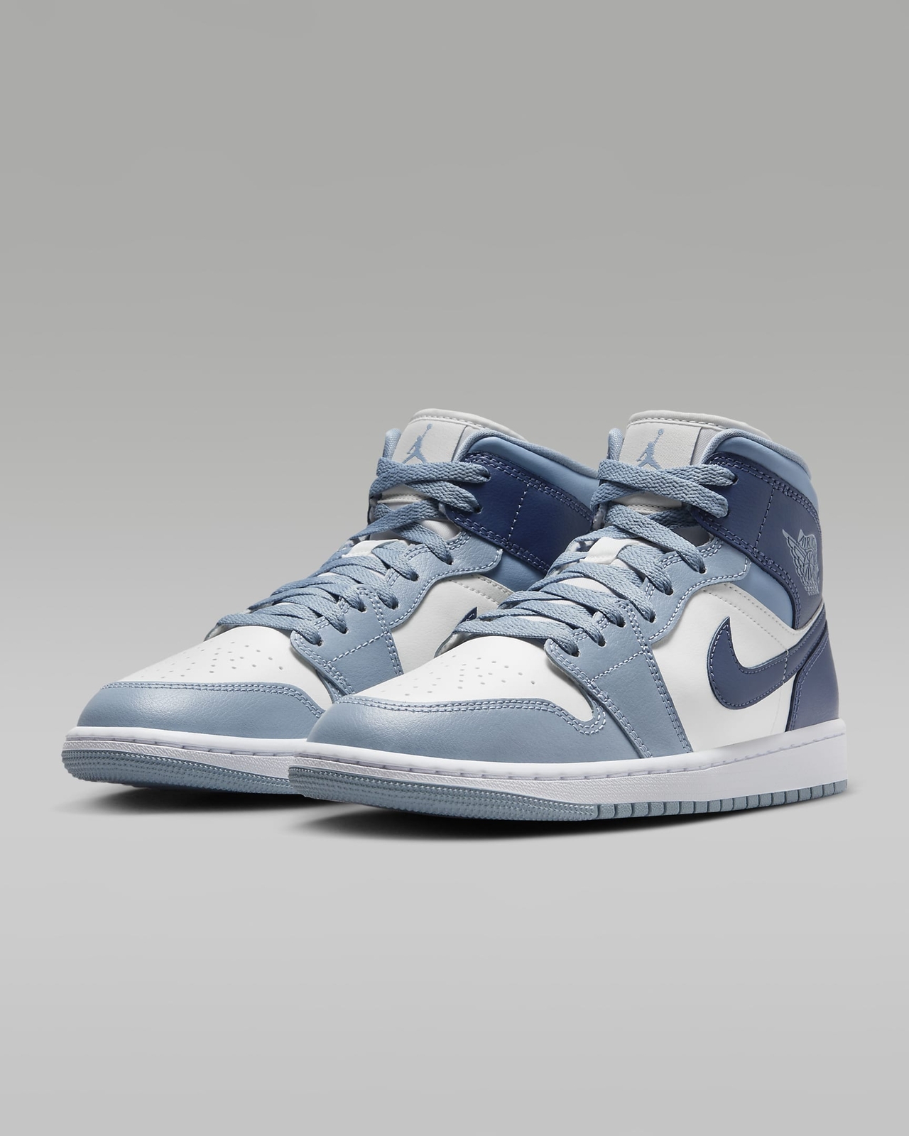 BQ6472-140 Nike Air Jordan 1 Mid White Diffused Blue BQ6472-140 Nike Air Jordan 1 Mid White Diffused Blue