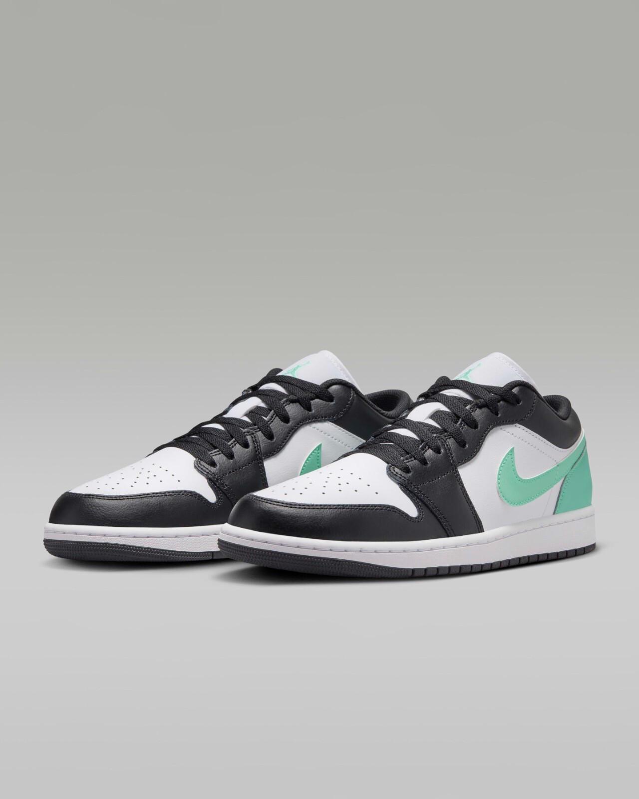 送料込み 追跡あり Nike Air Jordan 1 Low \"Green Glow\" New Nike Air Jordan 1 Low Shoes - White/ Green Glow (553558