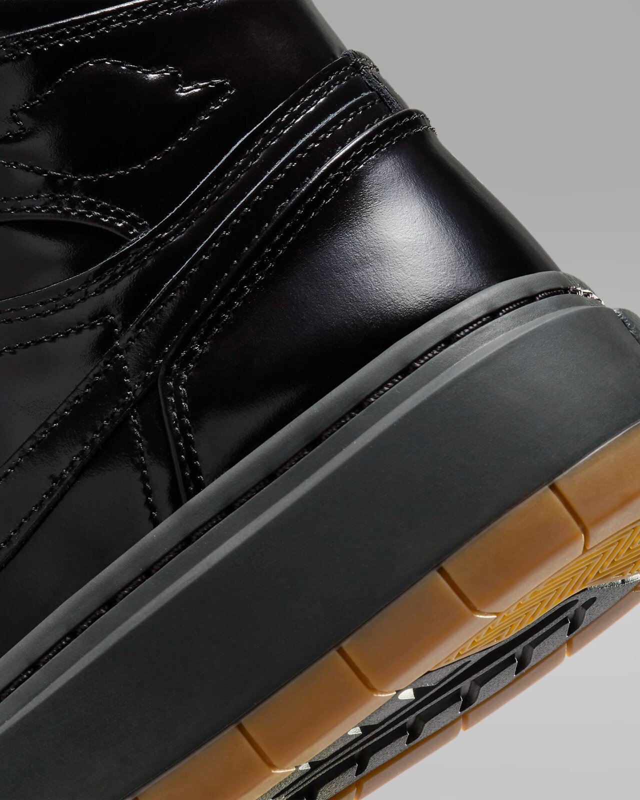 Pre-owned Nike Women's Air Jordan 1 Elevate High Se Fb9894-001 Black Medium Ash Gum Brown