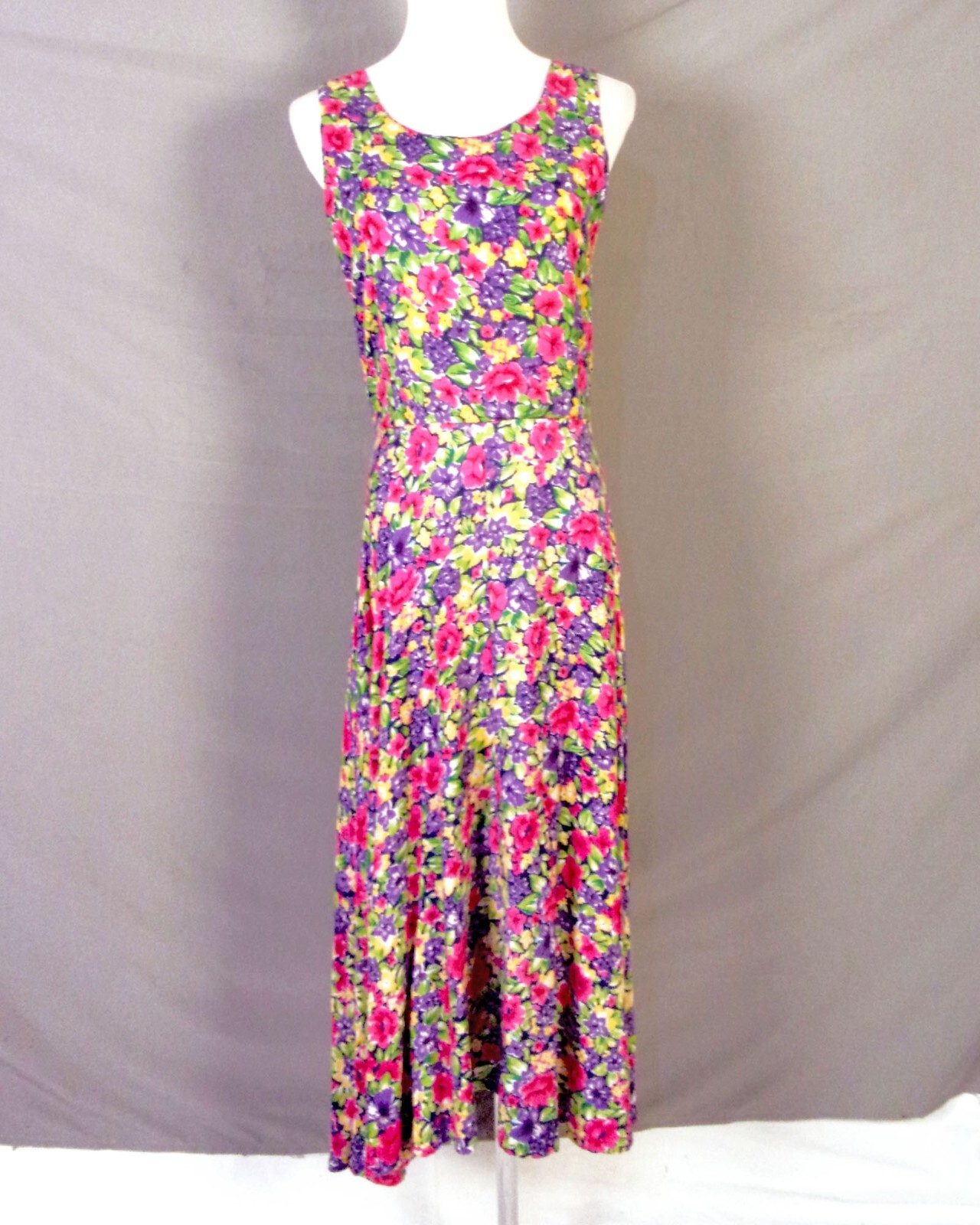 vintage 80s 90s S. Roberts 100% Rayon Busy Floral Dress