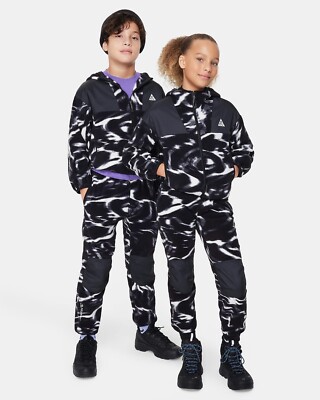 NWT Nike ACG ''Wolf Tree'' Big Kids' Full-Zip Hoodie Black Size M