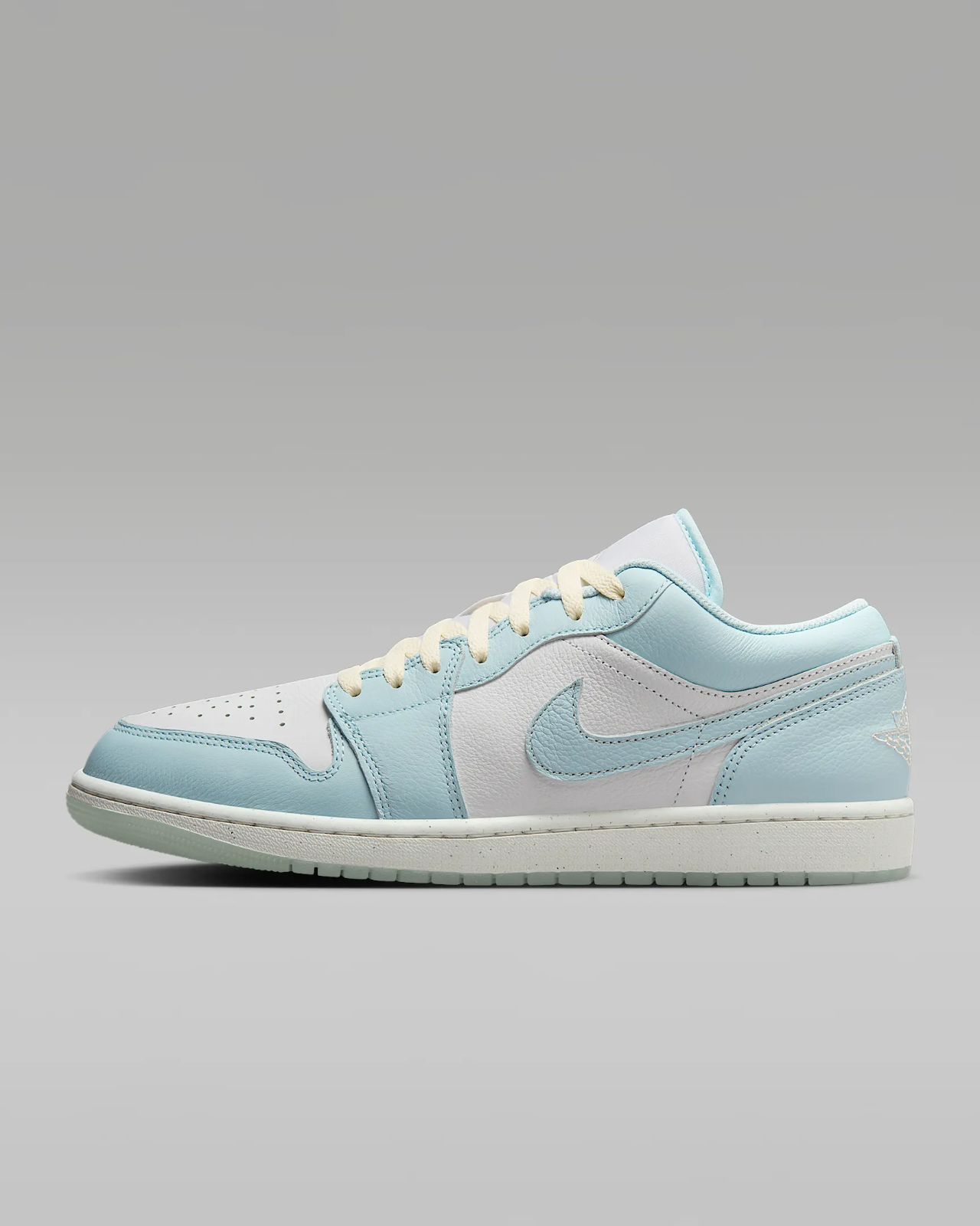 Nike★(W) Jordan 1 Low White Ice Blue★送料・関税込★ Nike Air Jordan 1 Low - White / Ice Blue – Kith