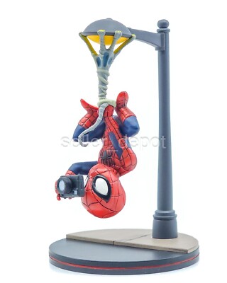 Spider-Man w Camera lamp post Q-Fig COLOR Figure Quantum Mechanix Diorama Marvel