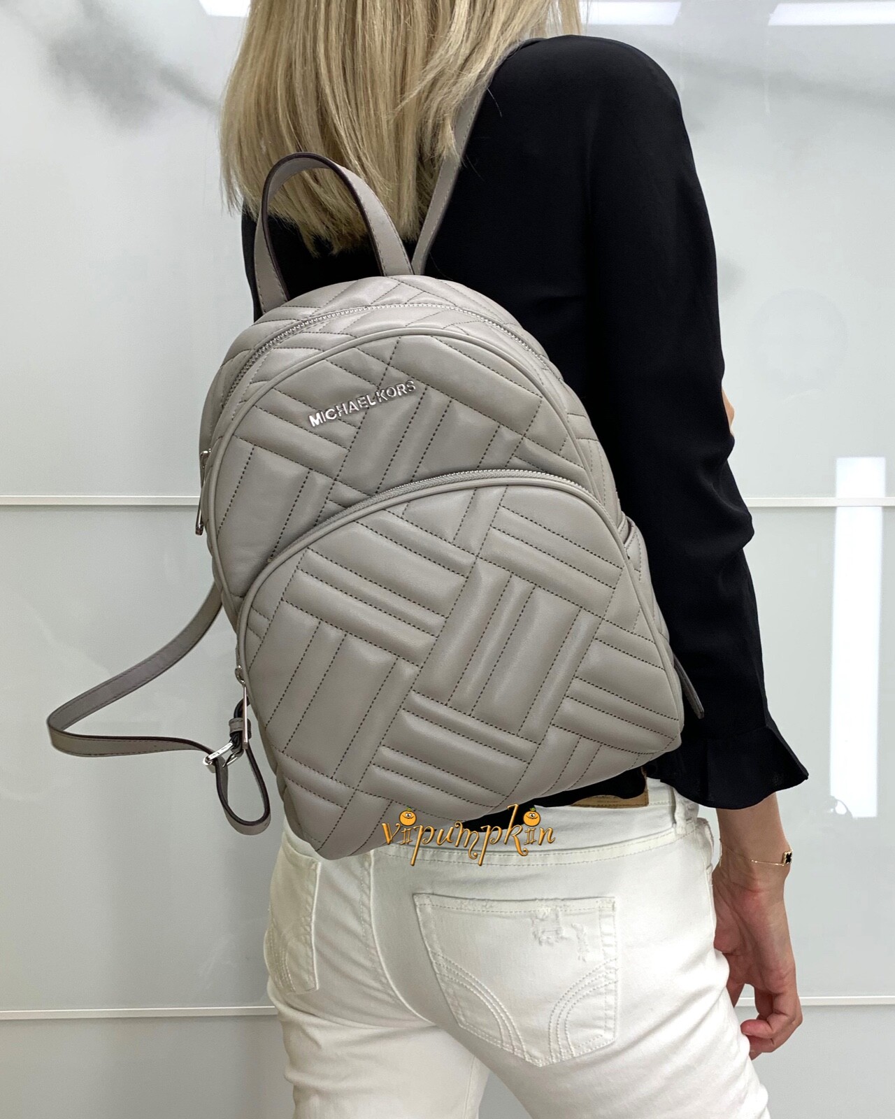 Рюкзак Michael Kors кожаный Medium Abbey