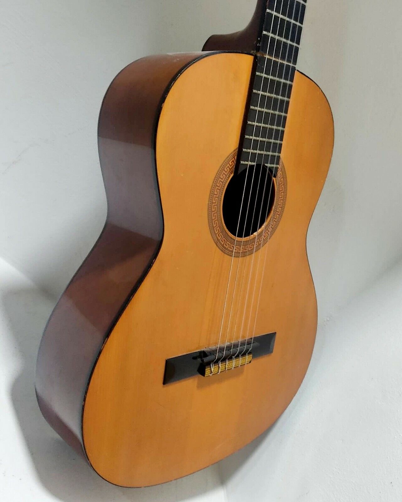Vintage Hohner Acoustic Handcrafted Guitar Model NO HC-06 Vintage Hohner Acoustic Handcrafted Guitar Model NO HC-06