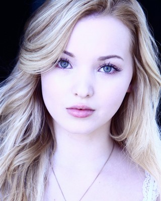 Dove cameron 8x10 Photo 027
