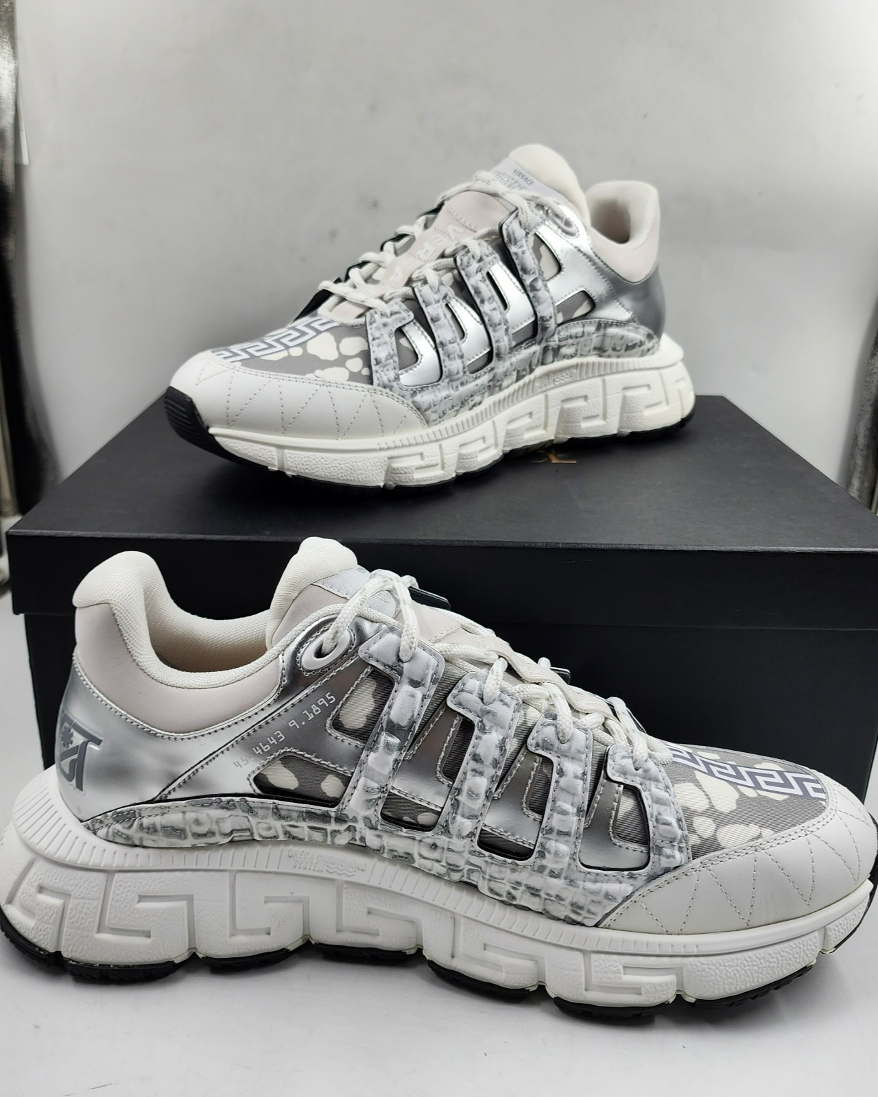 Versace Trigeca Low Top Sneakers Men's 45/12US White/Gray Mix Print Lace Up - Picture 3 of 22