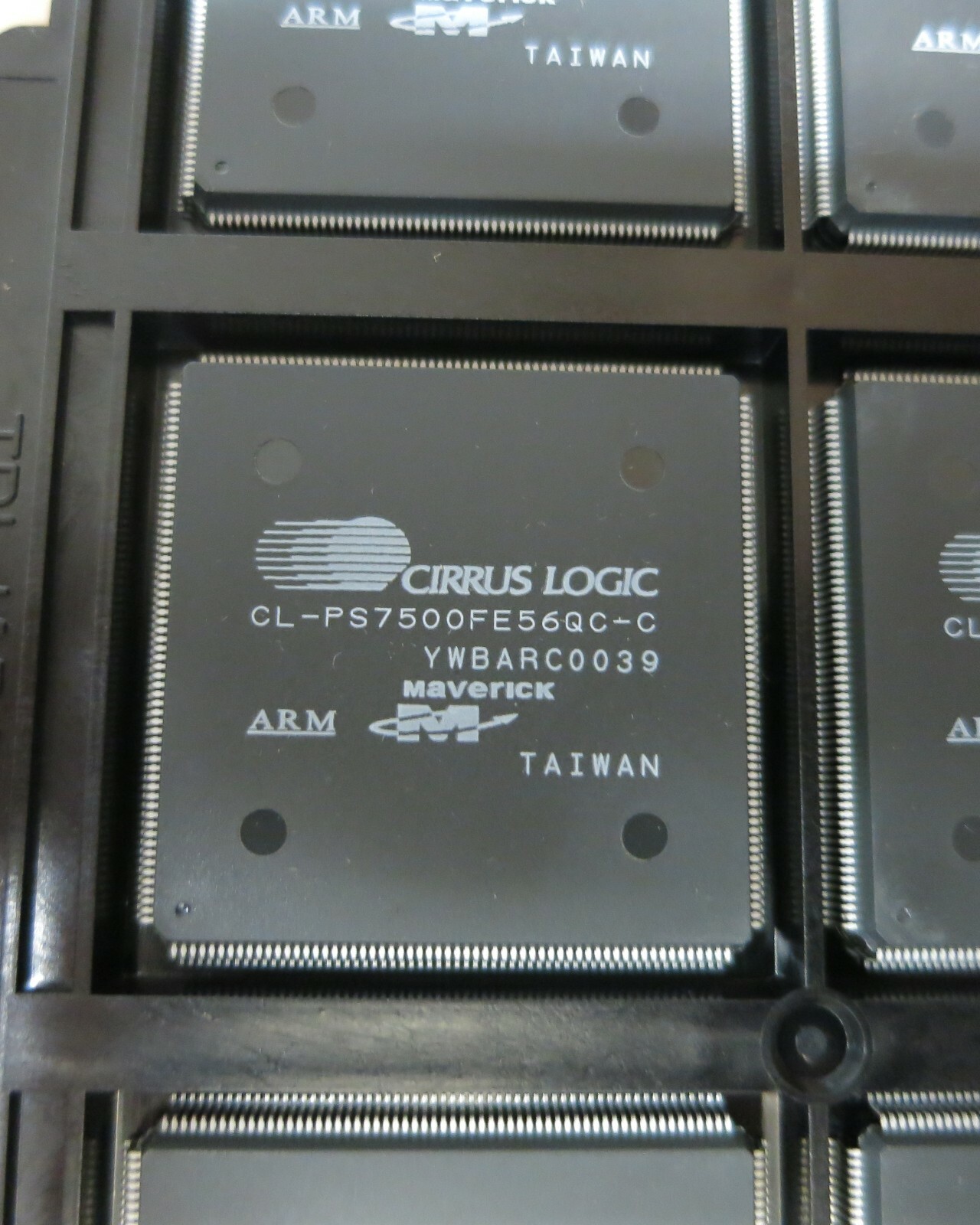 Lattice ice40. Dk-k7-embd-g. Логических процессоров 12. Ddr3 1866 вольтаж amd. Процессор intel xeon e5-2420v2 ivy bridge-en.