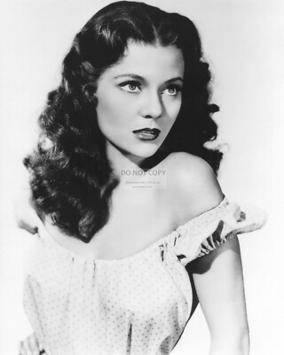 ACTRESS PEGGIE CASTLE - 8X10 PUBLICITY PHOTO (RT843)