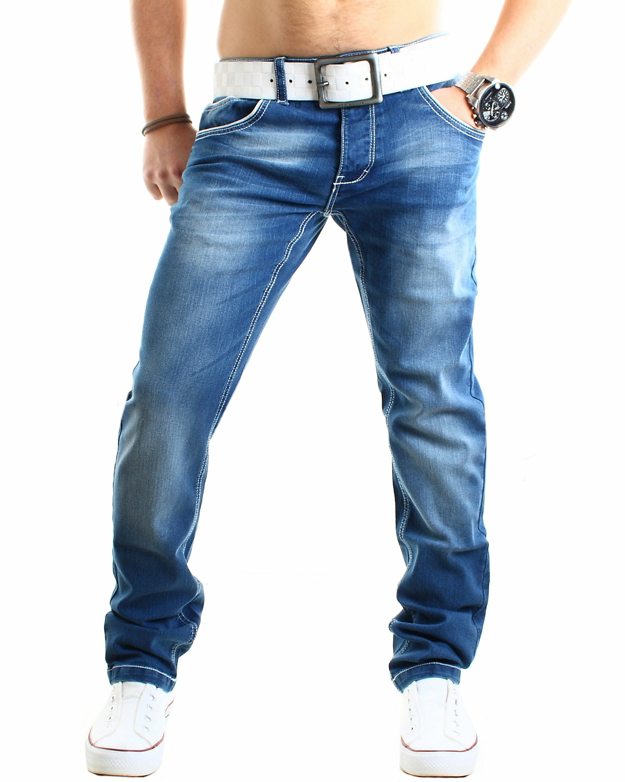 next Herren Jeans mit Gürtel – Bootcut Passform Jeanshosen next Herren Jeans mit Gürtel – Bootcut Passform Jeanshosen