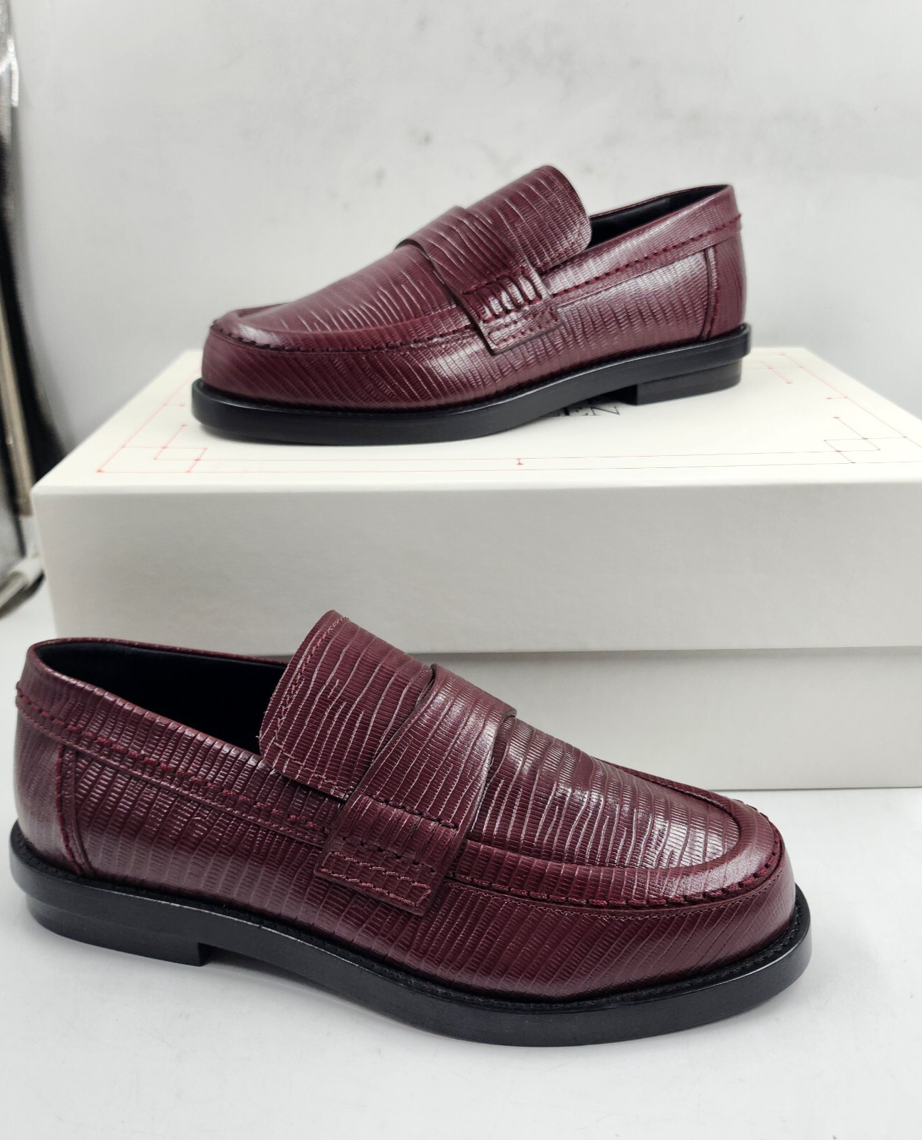 Alexander Mcqueen Croc Embossed Apron Toe Loafers Men's 41/8 US Burgundy - Picture 2 of 18