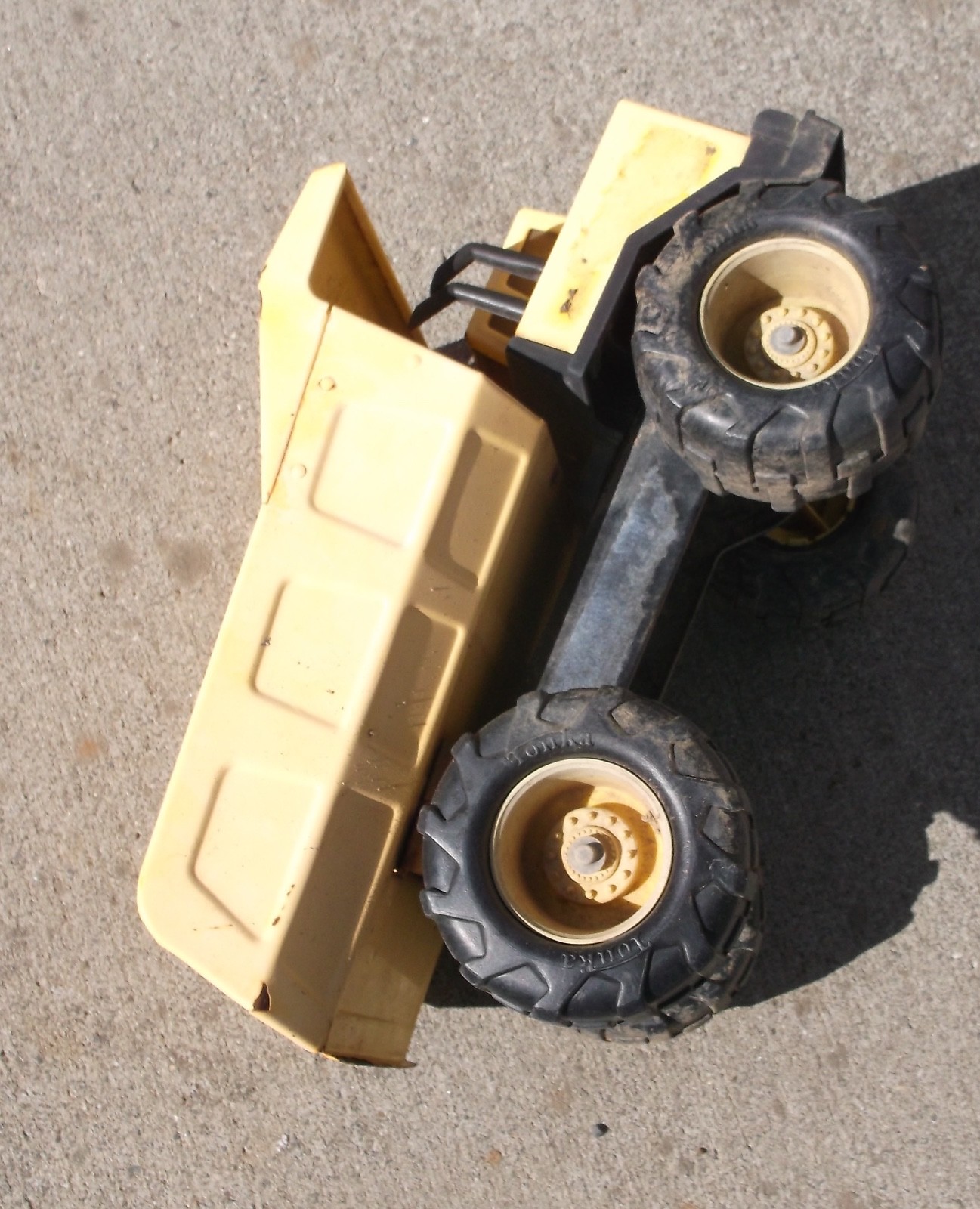 ORIGINAL VINTAGE ANTIQUE TONKA METAL TURBO DIESEL DUMP TRUCK TOY