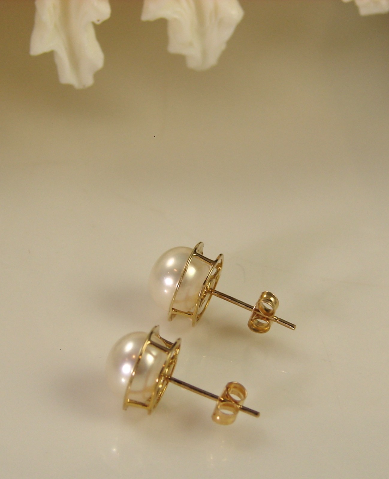 White Freshwater Cultured Pearl 14K Yellow Gold Stud Earrings NWOT