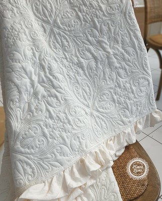 Tagesdecke Bettüberwurf Rüschen 260 x 260 offwhite ecru Shabby Landhaus Vintage