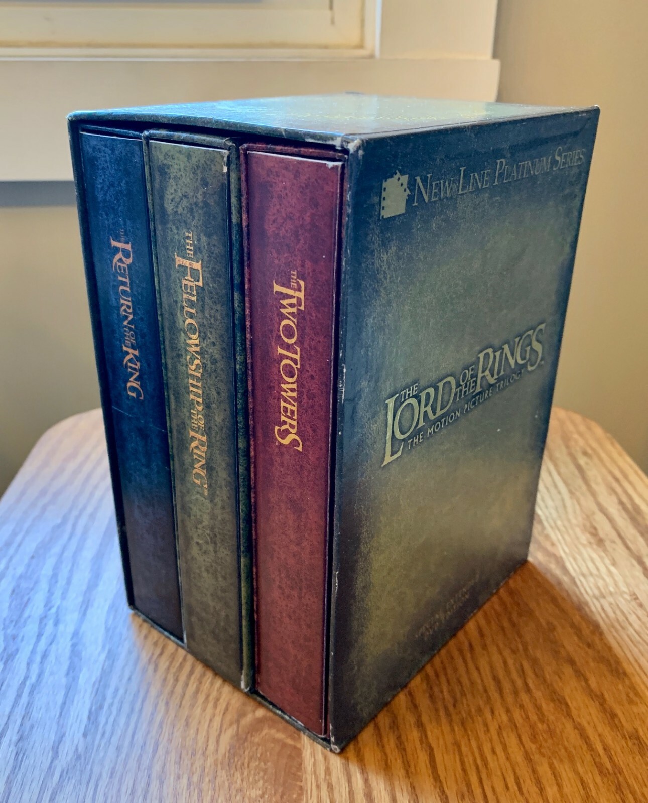 The Lord of the Rings　special edition Amazon.com: The Lord of the Rings Deluxe Illustrated by the