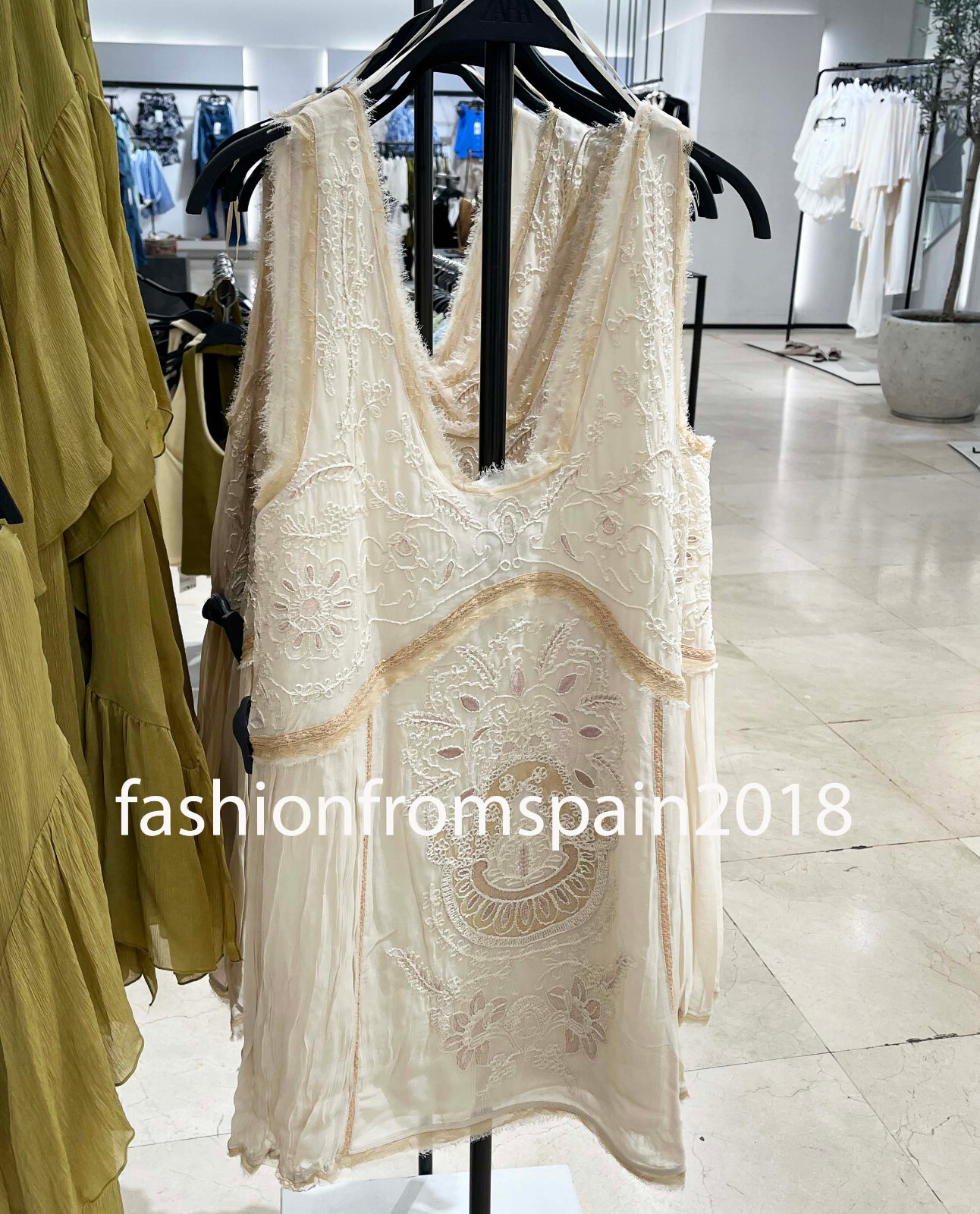 ZARA NEW WOMAN ZW COLLECTION EMBROIDERED DRESS FRAYED ECRU