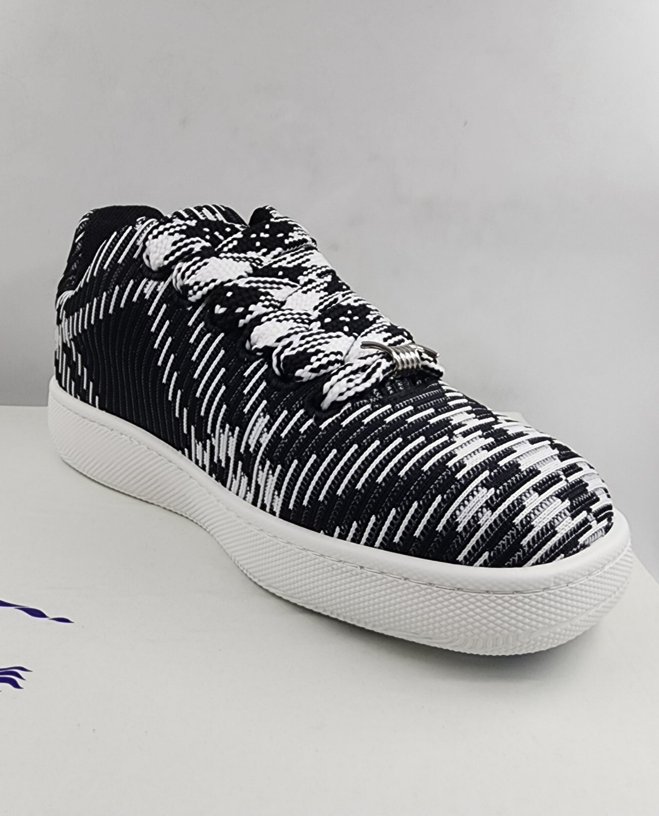 Burberry Check Knit Low Top Sneakers Men's 43/10US Black/White Lace Up Closure - Picture 9 of 17