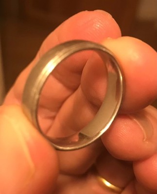 Ancienne alliance homme en platine PT950. 10,2 grammes.