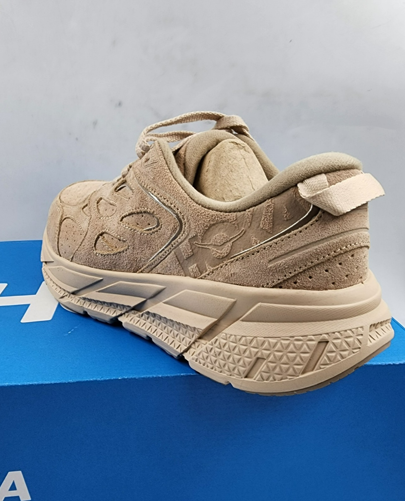 HOKA Clifton L Suede Low Top Sneakers Unisex 10W/9M Light Tan Round Toe Lace Up - Picture 9 of 19