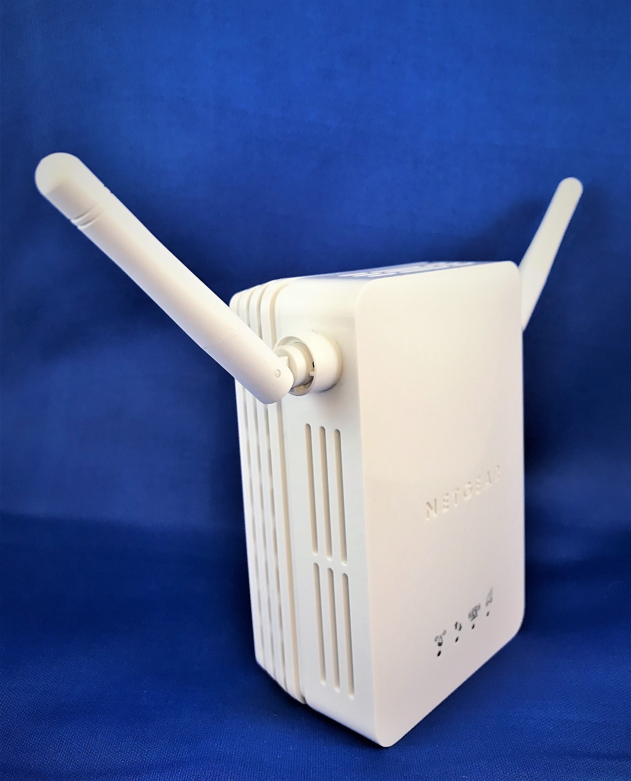 NETGEAR Range Extender Model WN3000RP V1H2