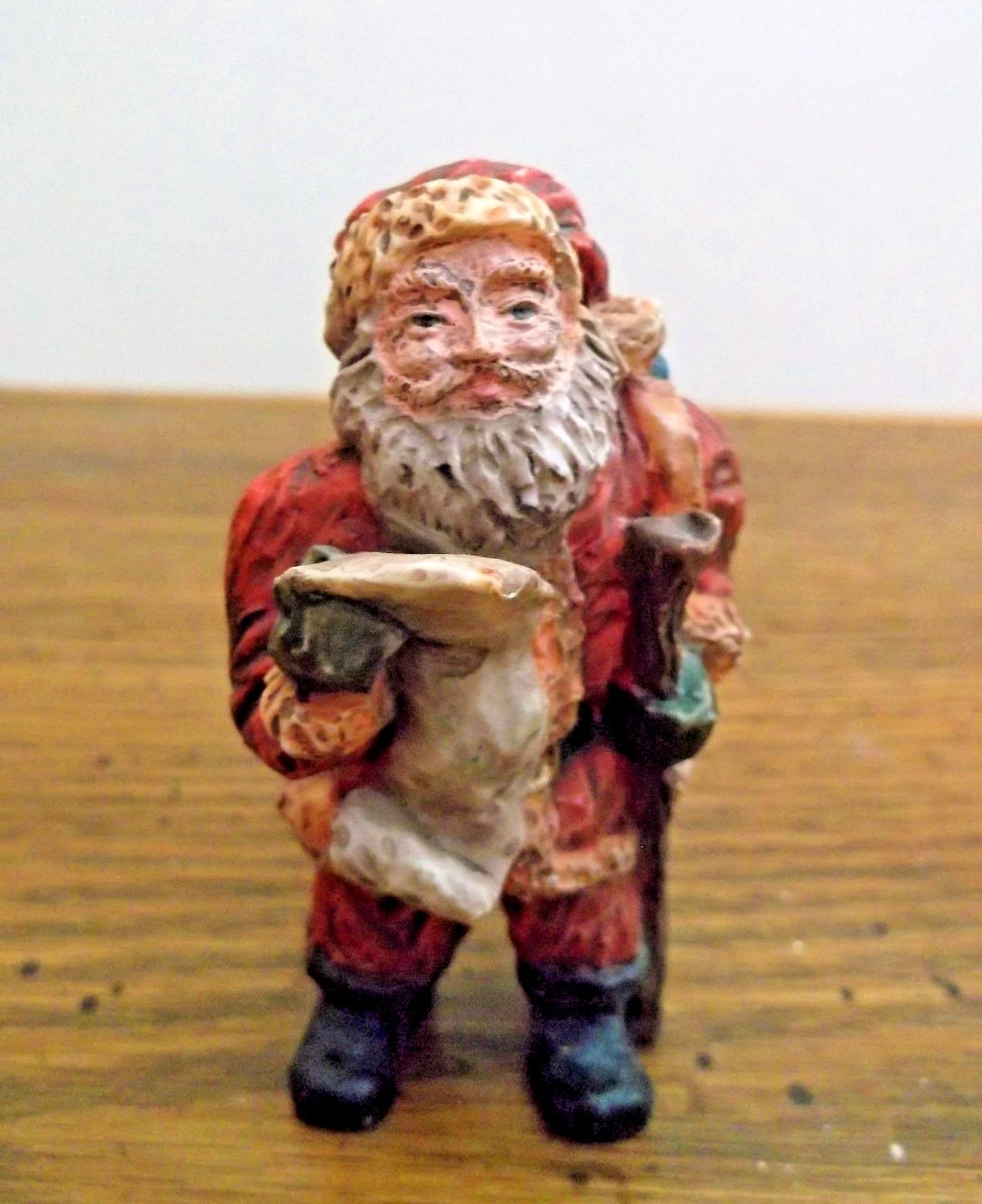 Old World Mini Rustic Santa Claus Resin Figurine Statue Christmas Decoration