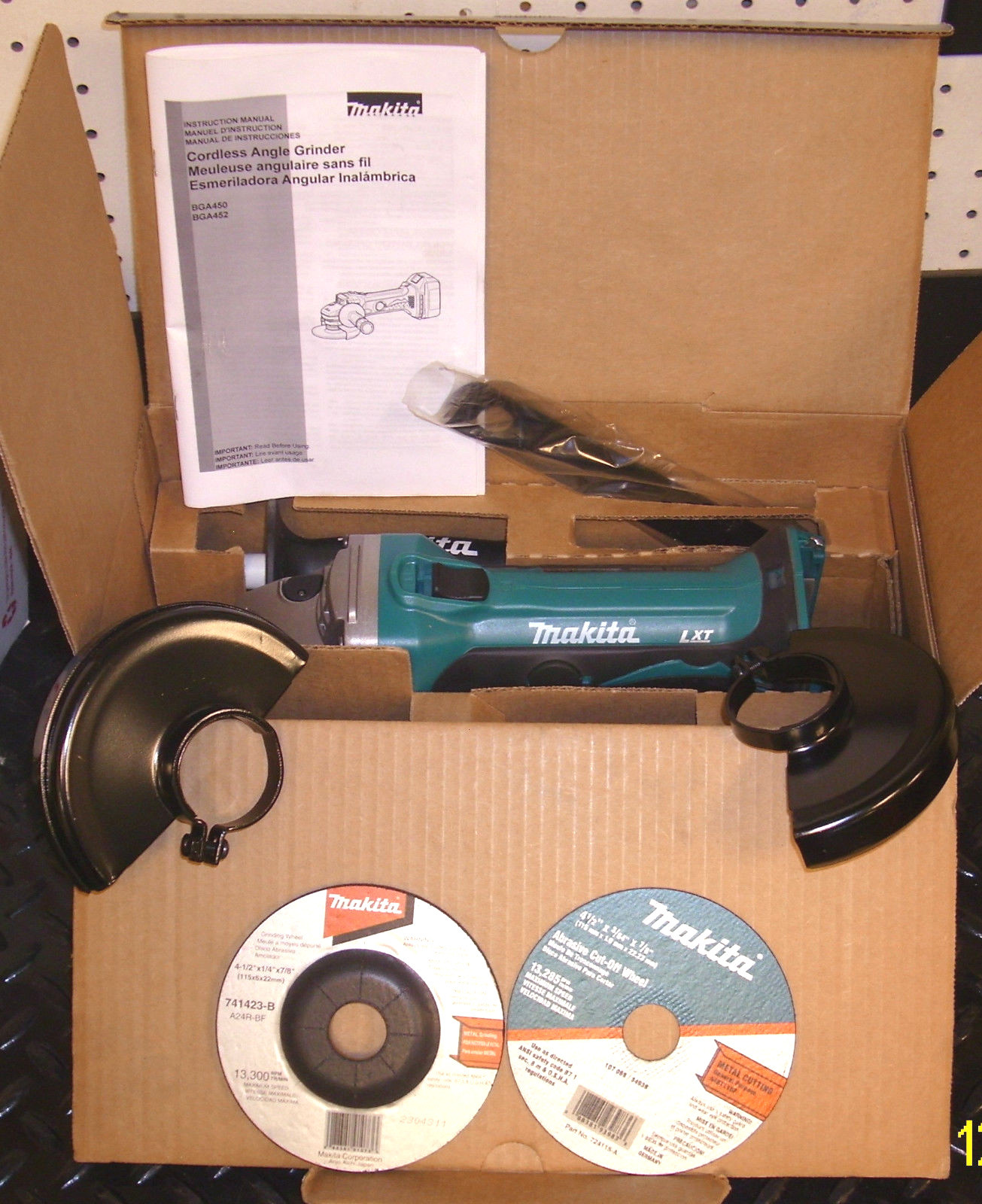 NOS Makita 18V LXT Lithium-Ion Cordless 4 1/2