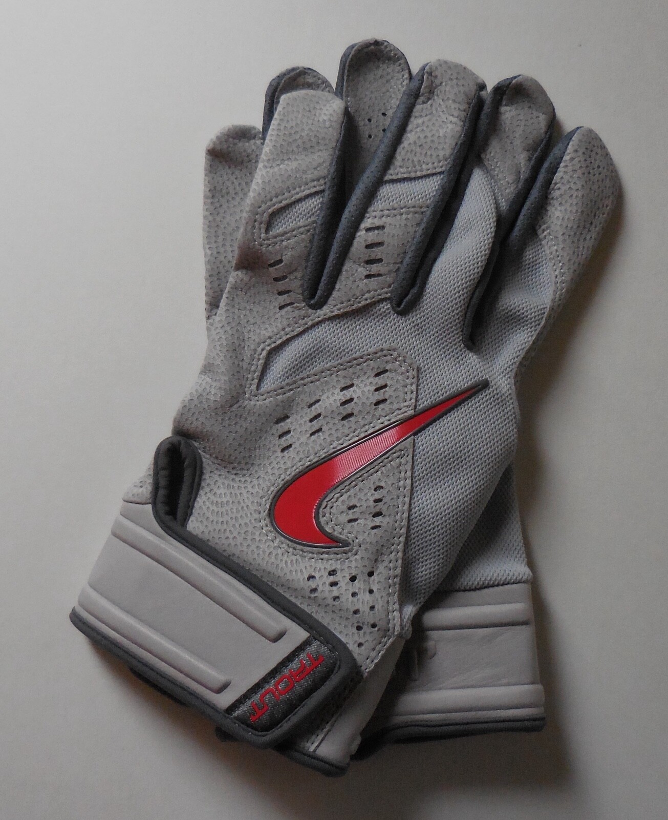 nike mike trout batting gloves