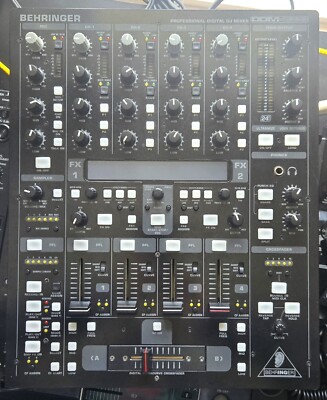Behringer DDM4000 5-channel Pro Digital DJ Mixer - Works Perfectly