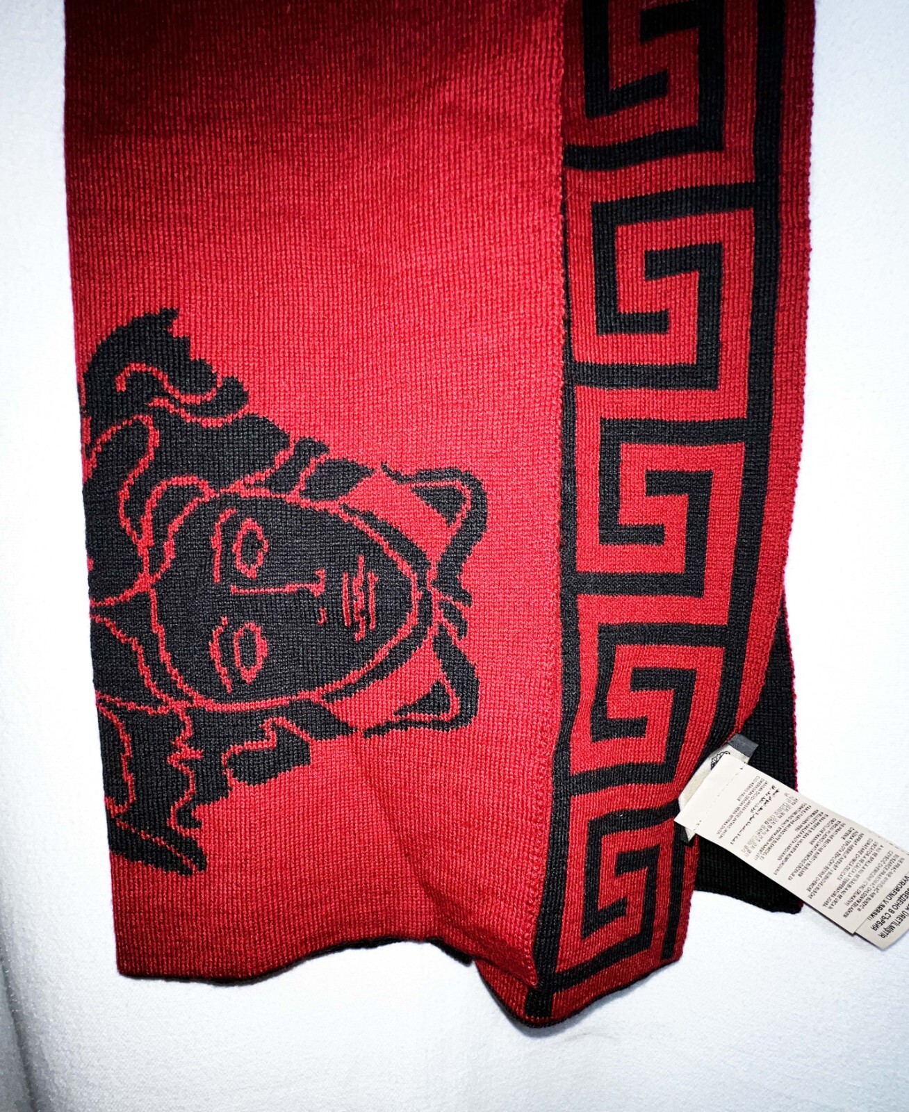 【関税&送料込】Versace Scarf VERSACE JEANS COUTURE Black/Gold Charm Link Baroque Print