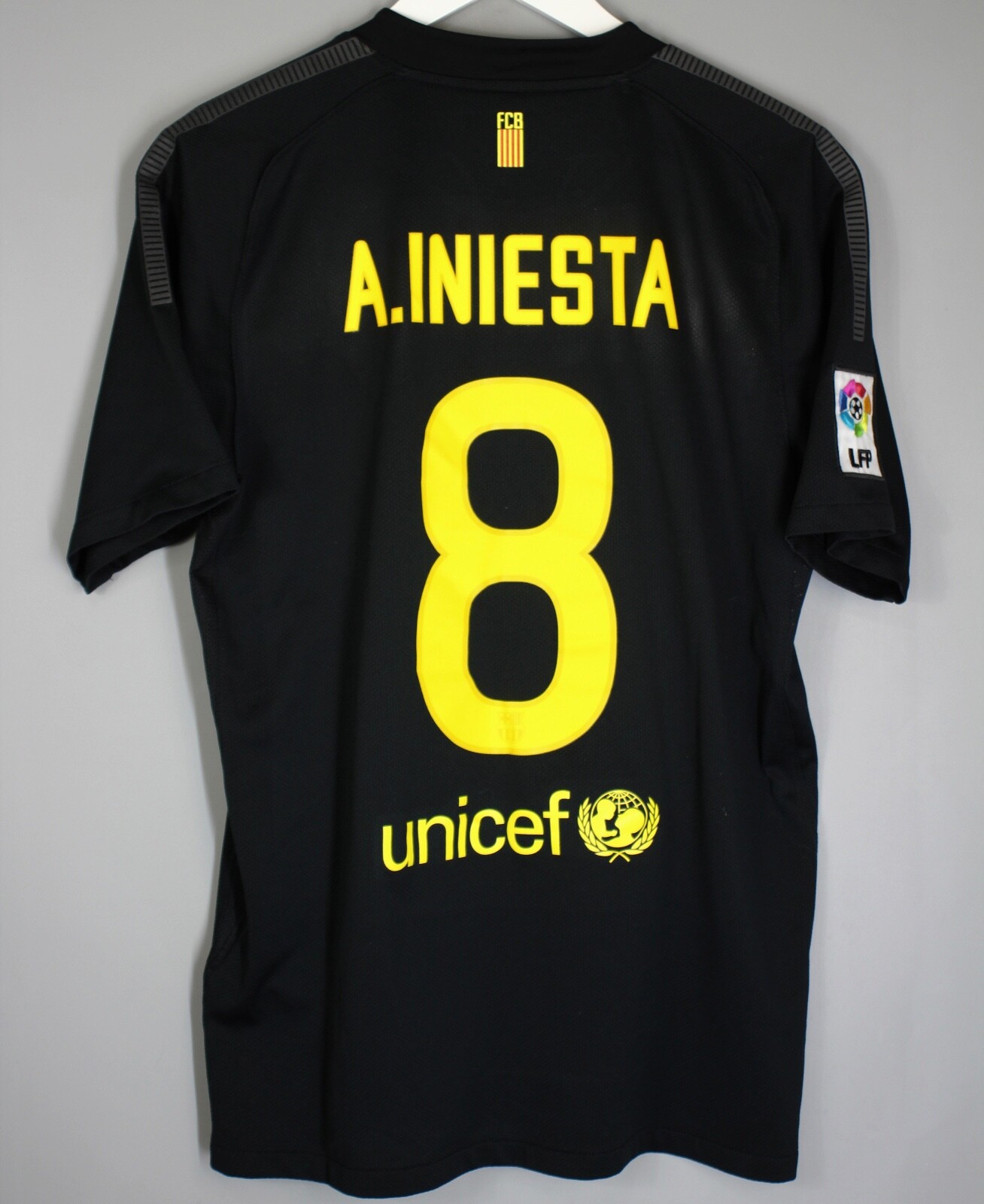 BARCELONA 2011 2012 AWAY FOOTBALL SHIRT SOCCER JERSEY NIKE