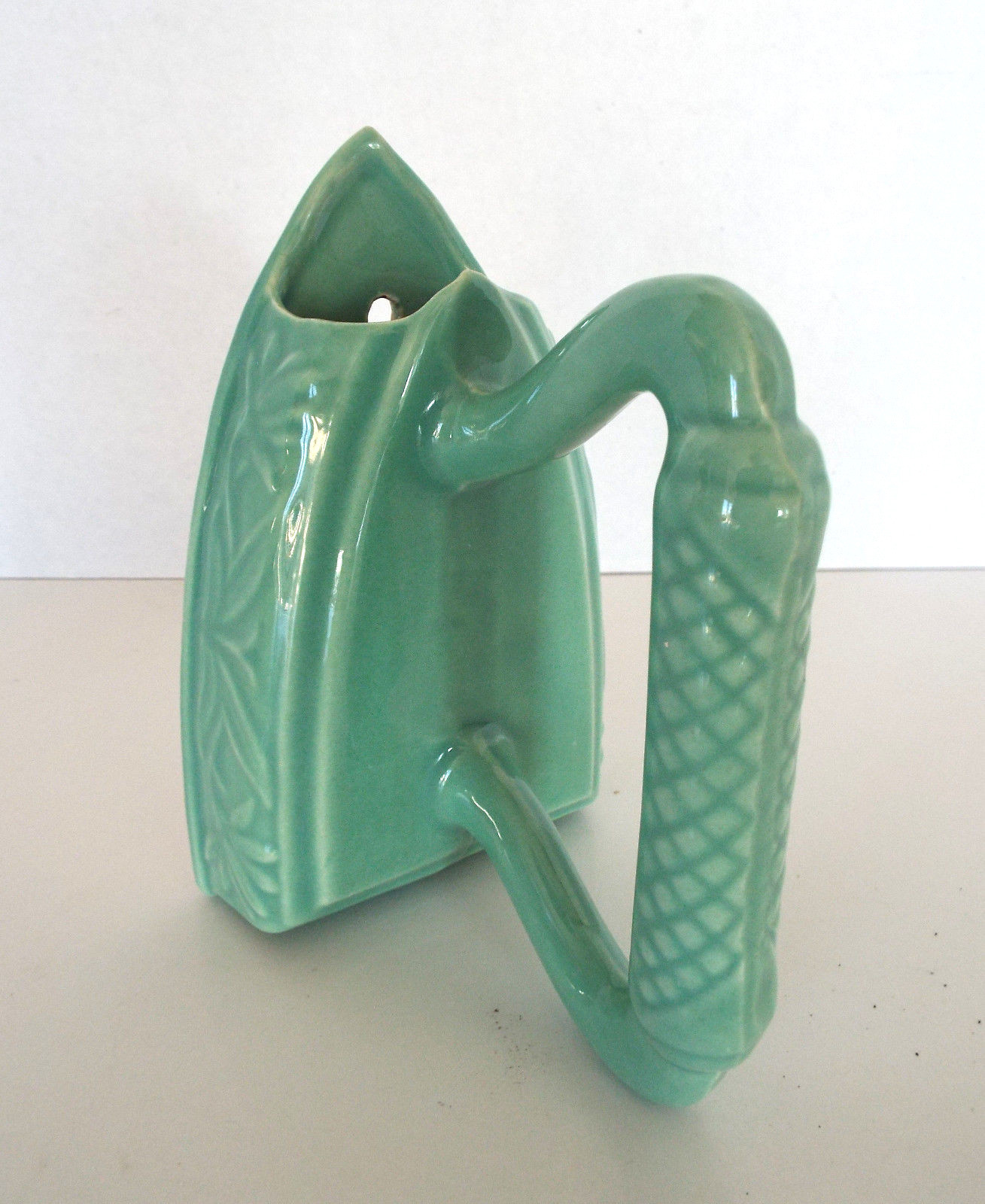 3 VINTAGE WALLPOCKET Vases Green Iron Lane Wishing Well Art Deco Cherubs Japan