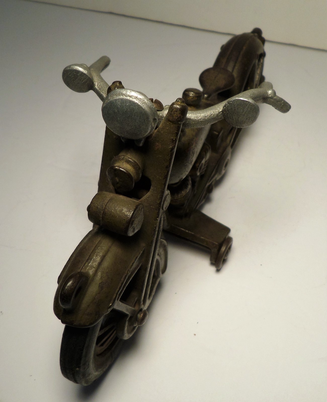 1930's HUBLEY HARLEY DAVIDSON SOLO GREEN MOTORCYCLE 9