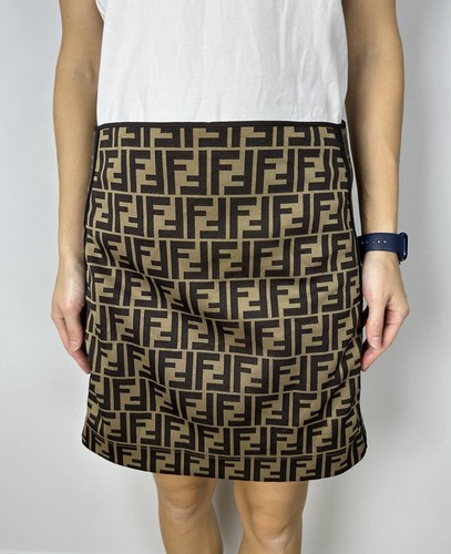 スカート Fendi Burgundy Grain De Poudre Wool Skirt Fendi Burgundy Grain de Poudre Wool Skirt – LOZURI®