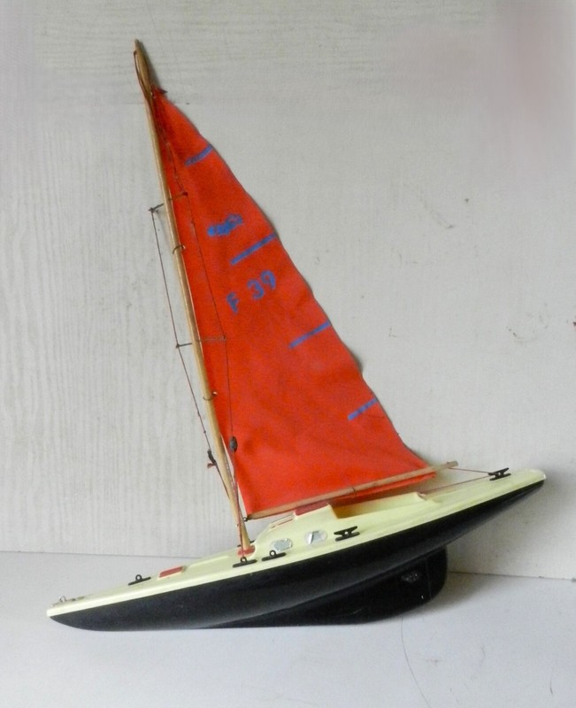 Ancien Voilier De Bassin Gs Giraud Sauveur F39 Requin * Jouet Vintage 1970