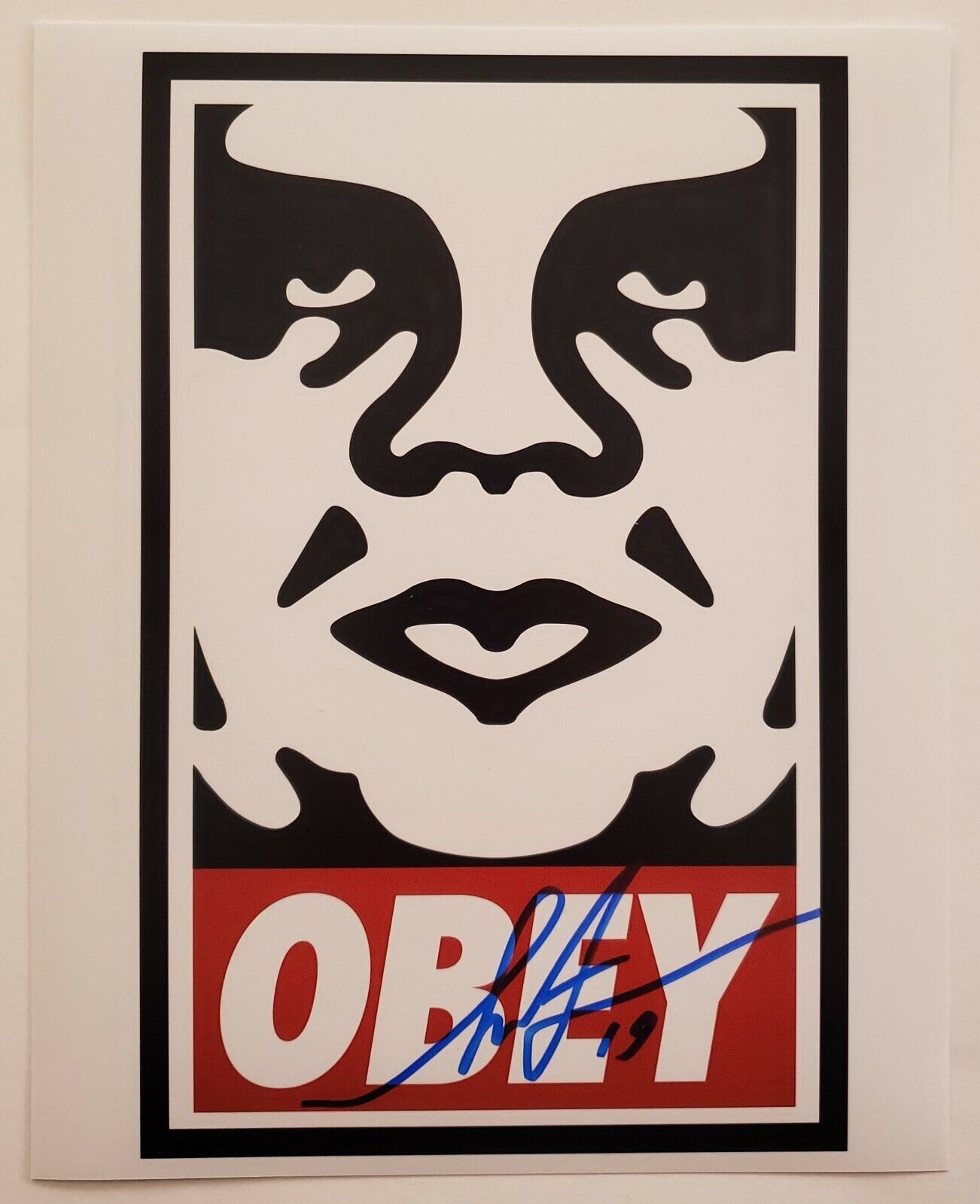 Shepard Fairey Signed 8x10 Photo Graffiti Street Art Artist Shepard Fairey Signed 8x10 Photo Graffiti Street Art Artist