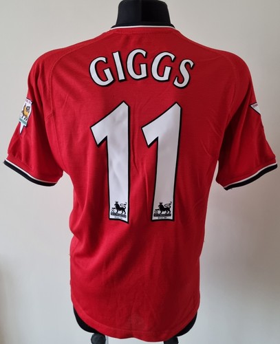 Manchester United 2000 - 2001 Home football Umbro shirt #11 Giggs size Medium