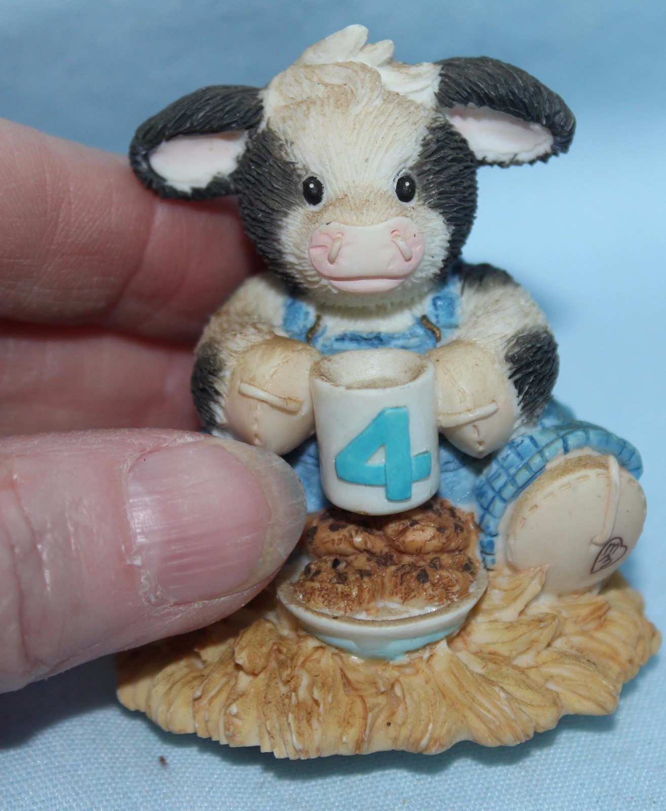 figure Moo Moos Enesco Age 4 Good Four Me plate of cookies cup overalls 1997