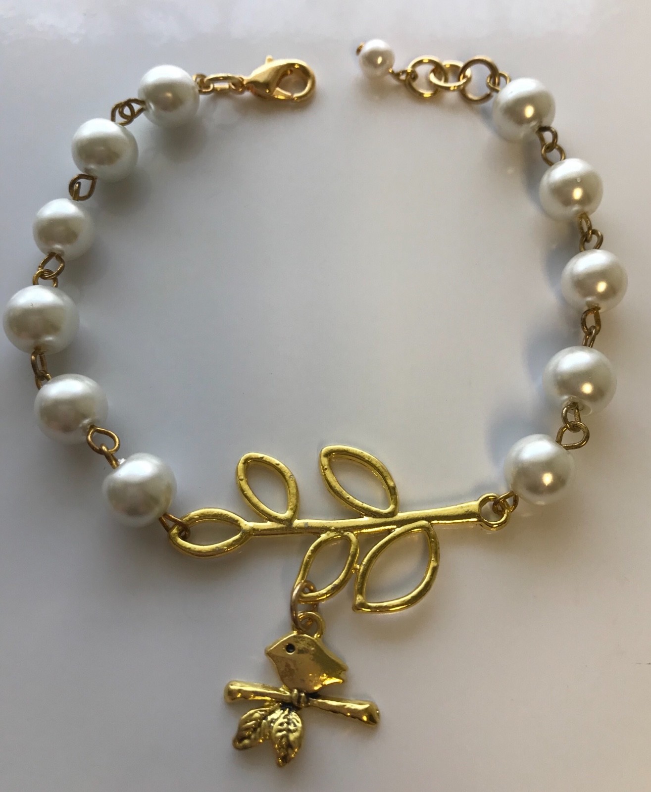 vintage yelow gold and  pearls bird figurin bracelet  8 in