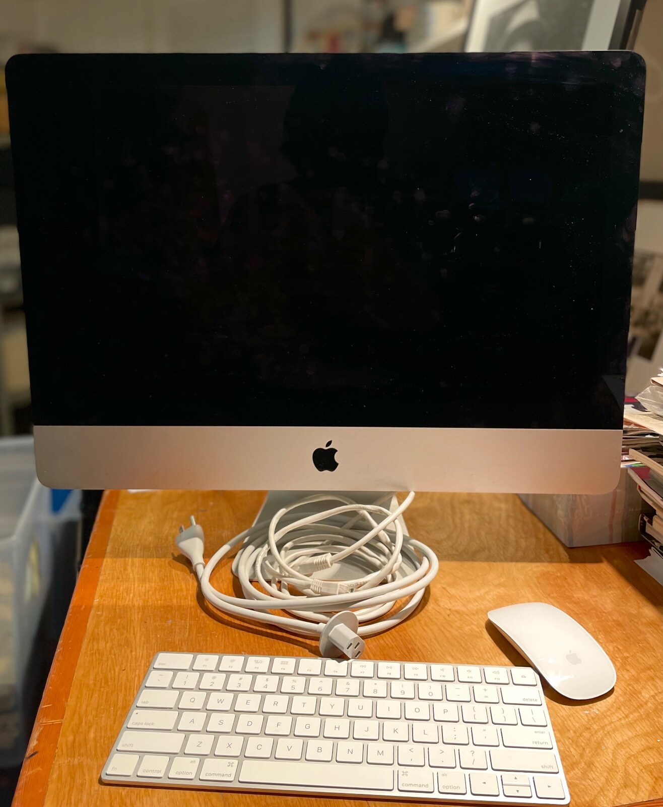 iMac 21.5-inch, Late 2015. Intel Core i5, 8GB RAM, 1TB Storage