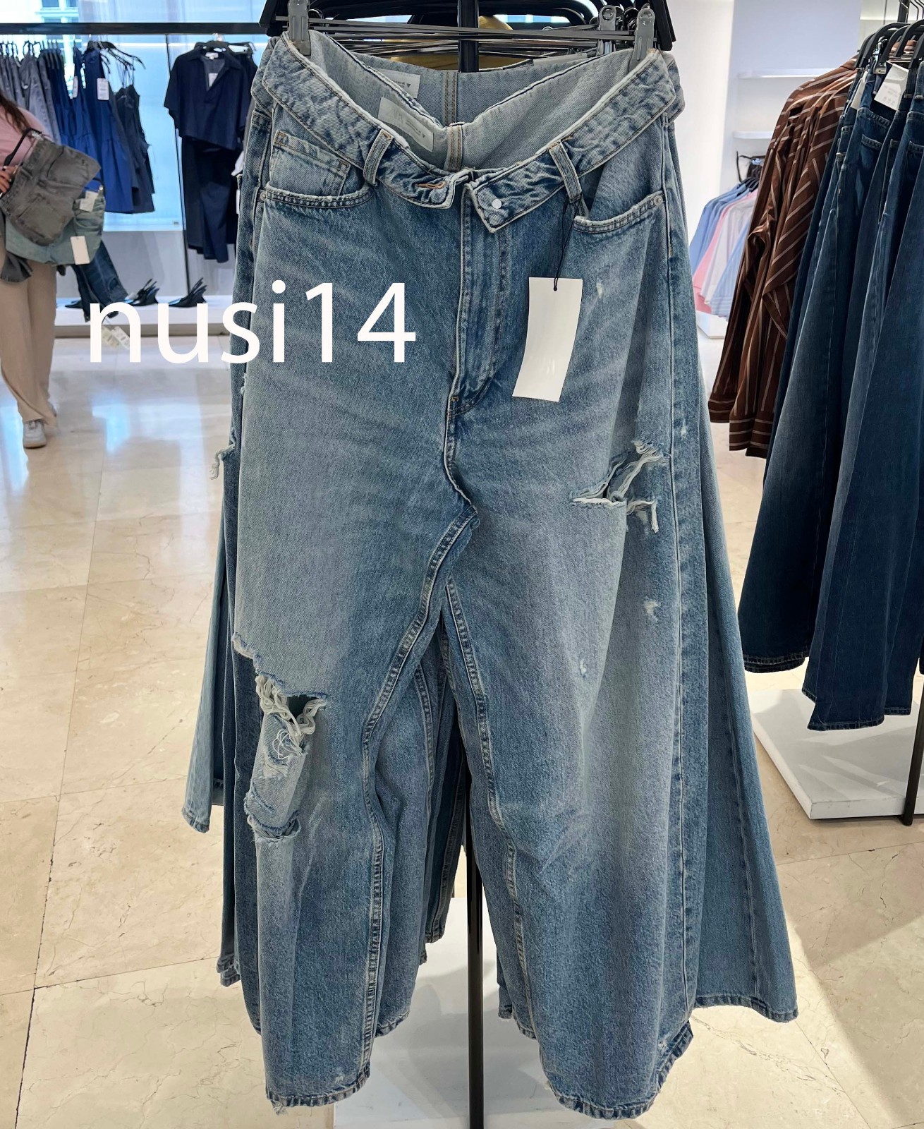 ZARA NEW WOMAN TRF MID-RISE FOLD-OVER WAISTBAND JEANS RIPPED