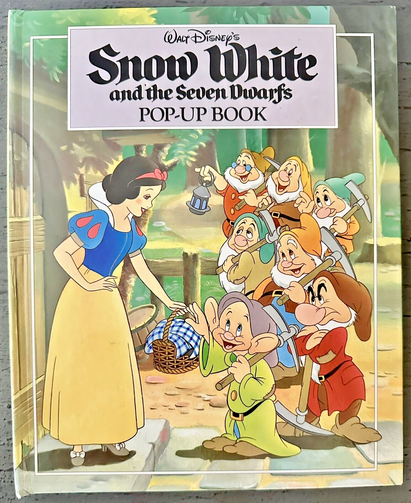 Walt Disney's Snow White and the Seven Dwarfs: Pop Up Book