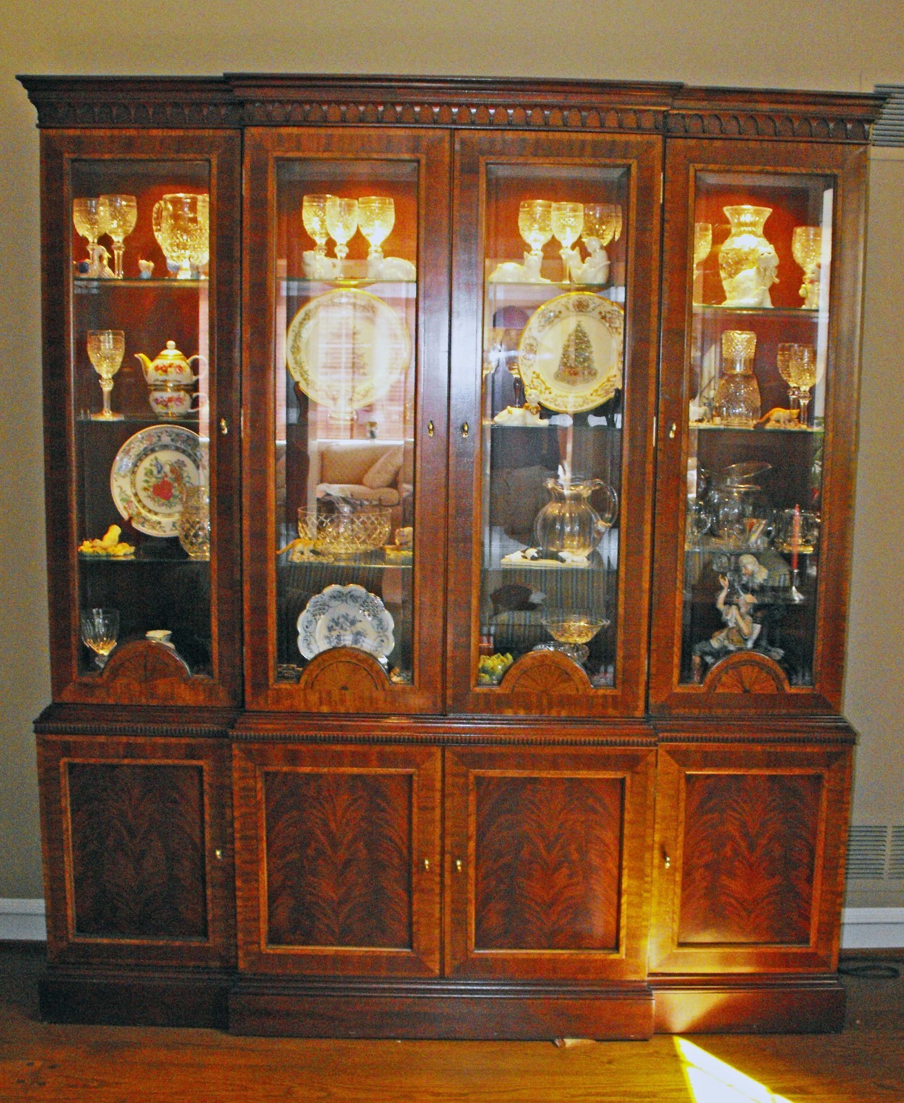 VINTAGE MAHOGANY CHINA HUTCH CABINET WITH INLAYS