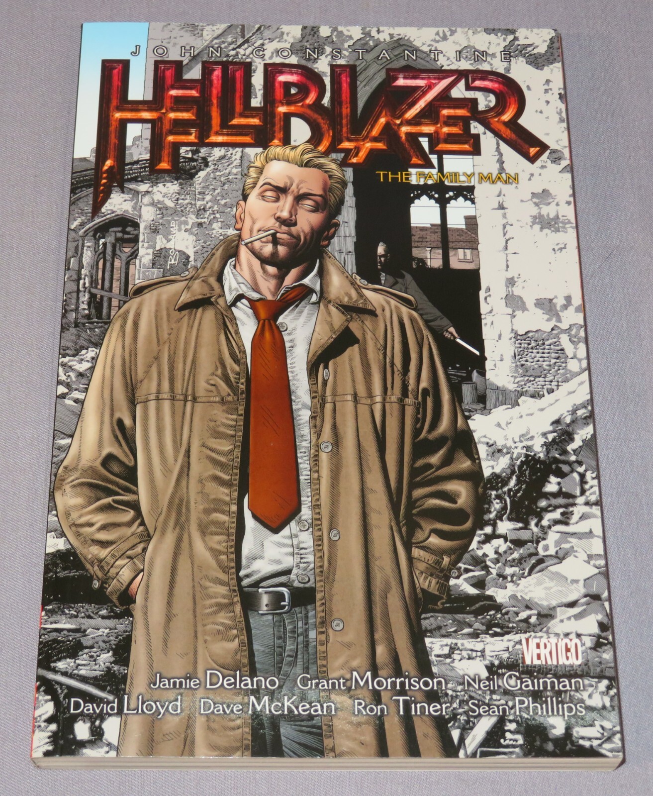 JOHN CONSTANTINE, HELLBLAZER - THE FAMILY MAN TPB Vol. #4 DC JOHN CONSTANTINE, HELLBLAZER - THE FAMILY MAN TPB Vol. #4 DC