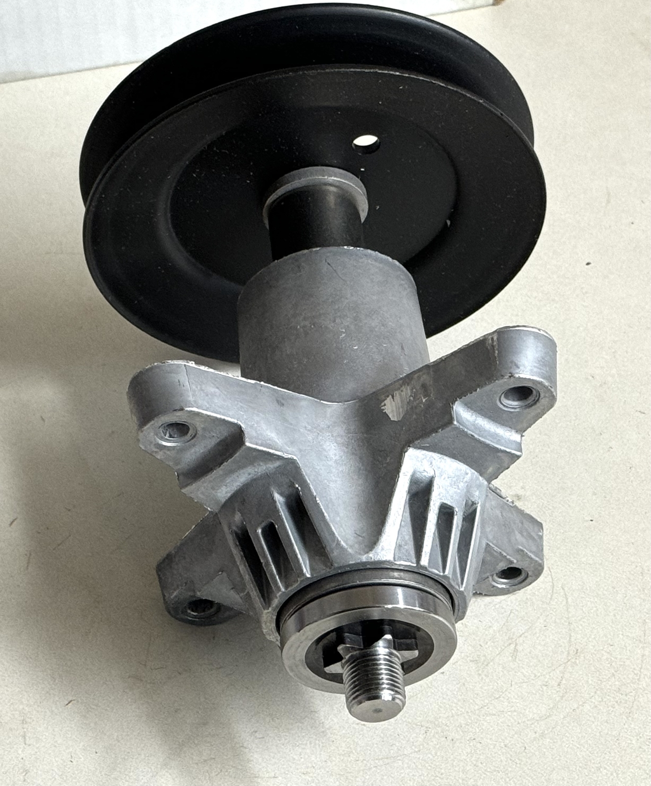 CUB CADET OEM MTD SPINDLE 918-04608A / 918-0671D 54