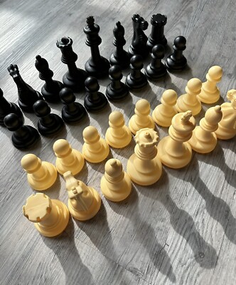 Giant Oversized Plastic Blow Mold 32 Chess Pieces Complete Quilt Gameboard Set